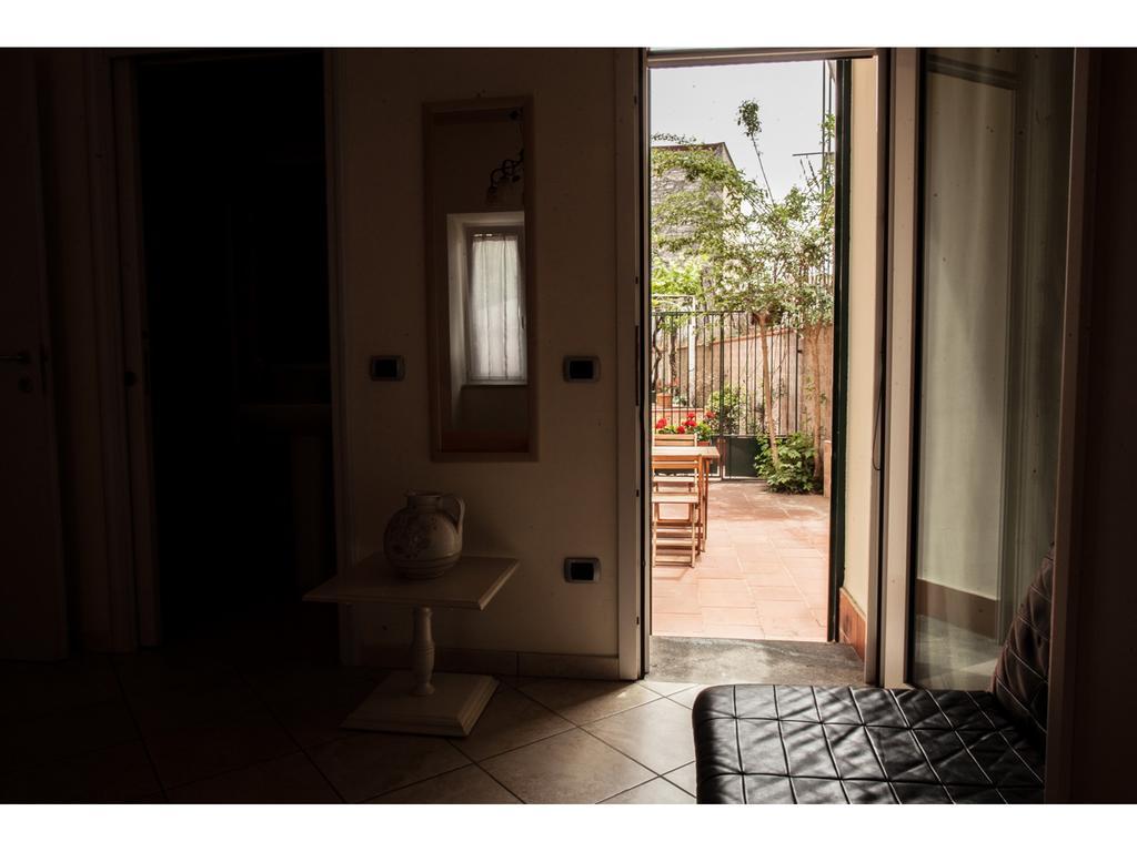 Casa Vacanze Il Gatto Rosso Trecase Ruang foto